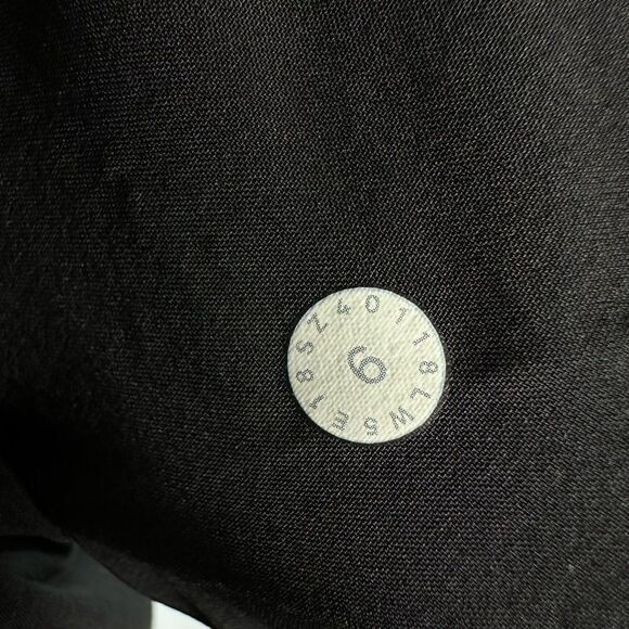 Lululemon Women’s Noir pants like new women’s wide size 6 - Picture 7 of 7